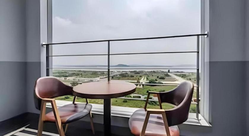 Riviera Incheon Airport Hotel Экстерьер фото